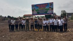 Polsek Belitang I dan Forkopincam Tanam Jagung Serentak Dukung Ketahanan Pangan Nasional