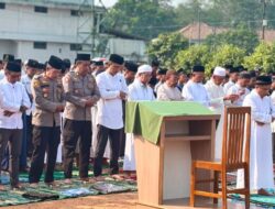 Khusyuk Mohon Hujan di Batumarta,250 Jemaah Ikuti Sholat Istisqo,Polisi Tingkatkan Pengamanan